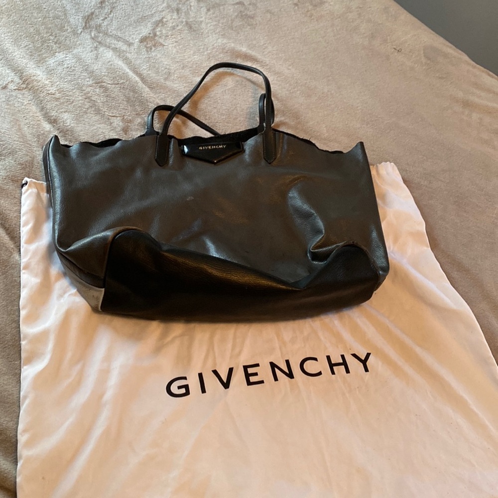 Large Givenchy Antigona leather Tote